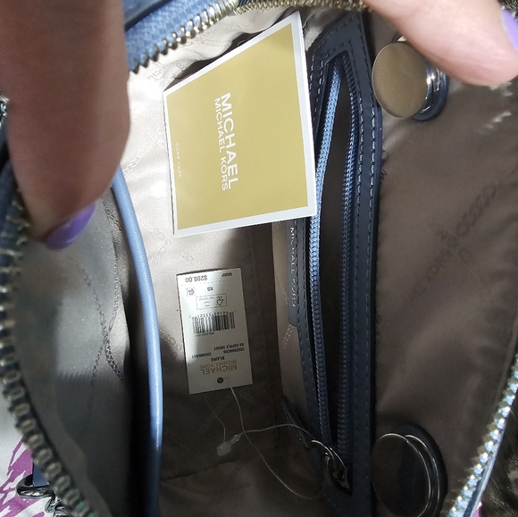 Michael Kors baby blue crossbody - Picture 8 of 12
